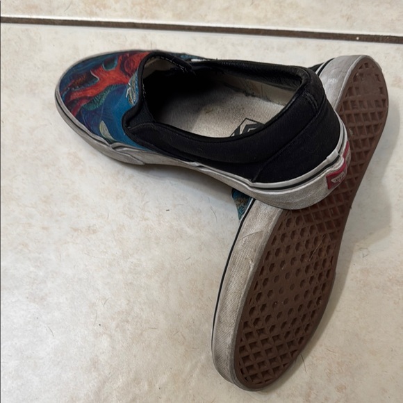 Custom Vans - Picture 2 of 2